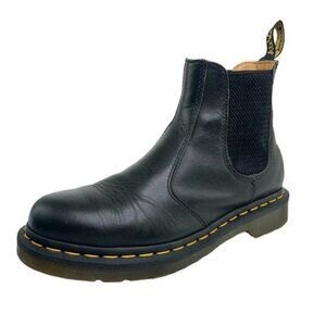 Dr Martens Smooth Leather Chelsea Boots in Black 2976